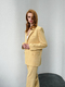 Жовтий костюм